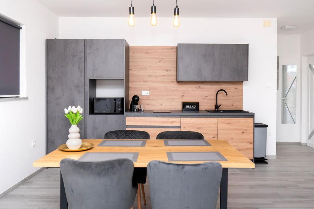Apartments Grubisic - Sibenik - Parking Included מראה חיצוני תמונה