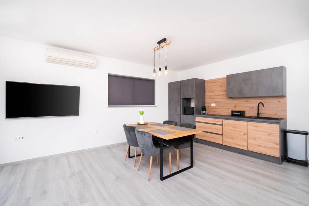 Apartments Grubisic - Sibenik - Parking Included מראה חיצוני תמונה