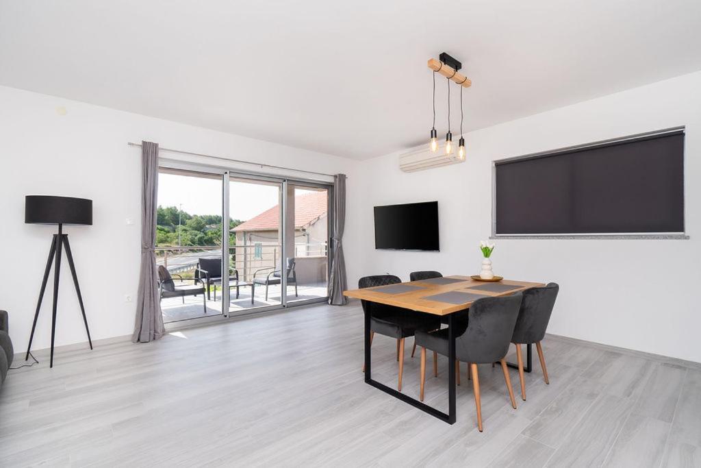 Apartments Grubisic - Sibenik - Parking Included מראה חיצוני תמונה