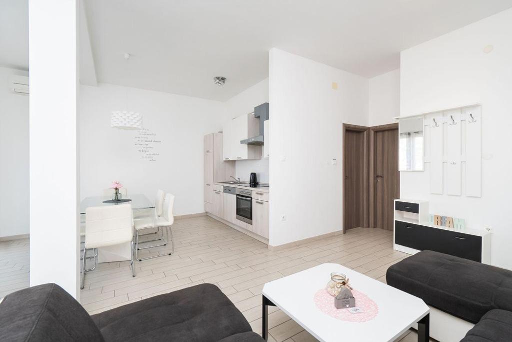 Apartments Grubisic - Sibenik - Parking Included מראה חיצוני תמונה