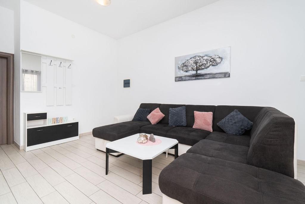 Apartments Grubisic - Sibenik - Parking Included מראה חיצוני תמונה