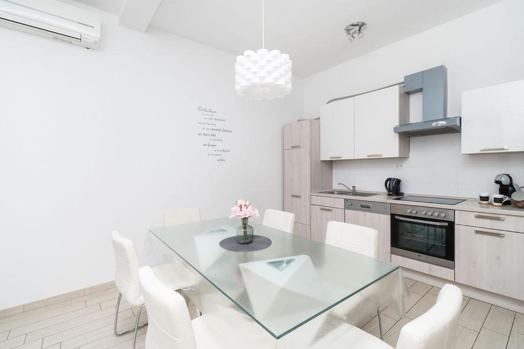 Apartments Grubisic - Sibenik - Parking Included חדר תמונה